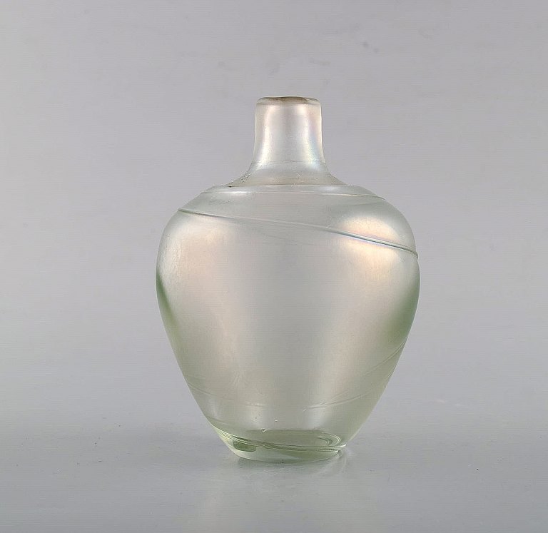 Bertil Vallien for Kosta Boda, Sweden. Vase in mouth blown art glass. Swedish 
design 1980s.
