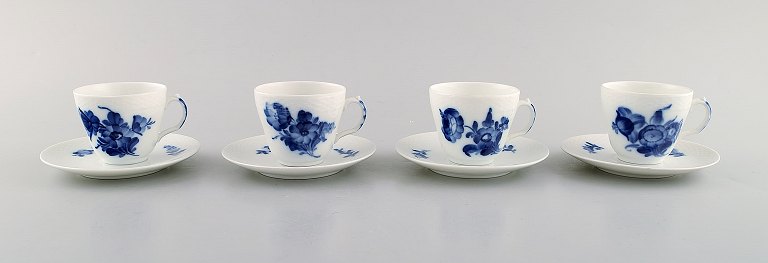 4 sets Royal Copenhagen Blue flower braided, espresso cup and saucer. Number 
10/8046.
