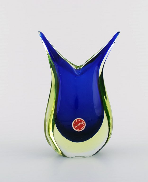 Murano vase i blåt mundblæst kunstglas. Italiensk design, 1960