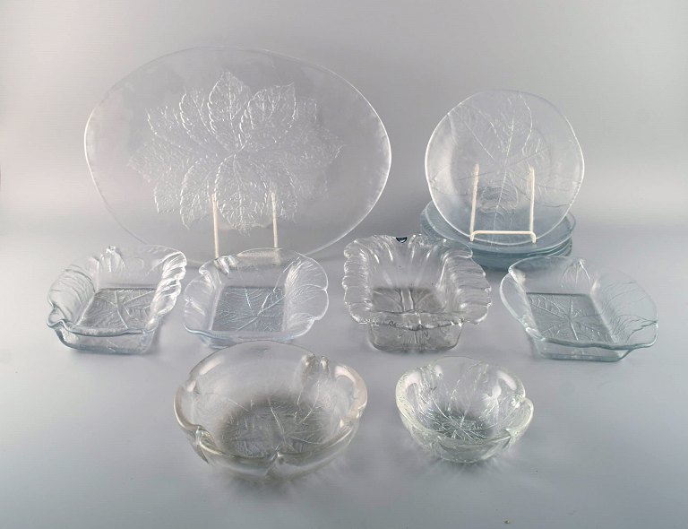 Large collection of art glass decorated with leaves. Orrefors and others. 
1980