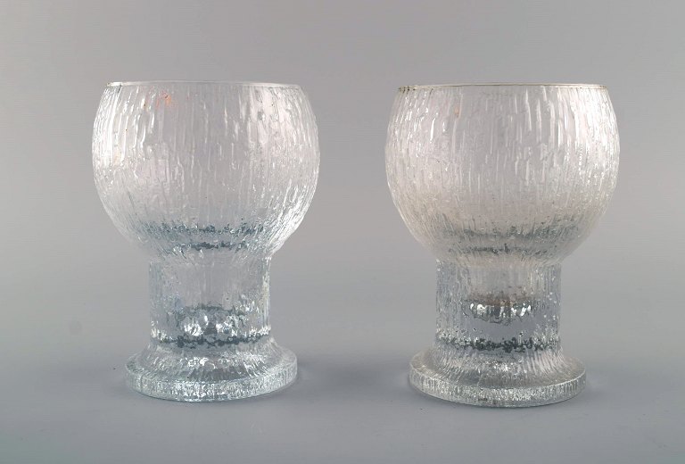 Timo Sarpaneva for Iittala. Two Ultima Kekkerit glasses. Finnish design 20th 
century.
