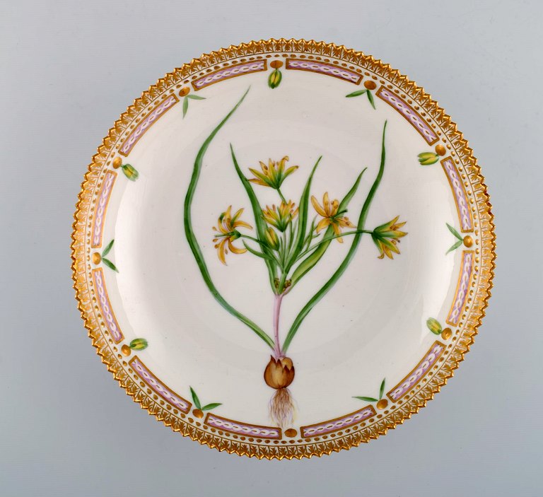 Royal Copenhagen Flora Danica porcelain bowl decorated in colours and gold with 
flowers. Model number 20/3503. 
