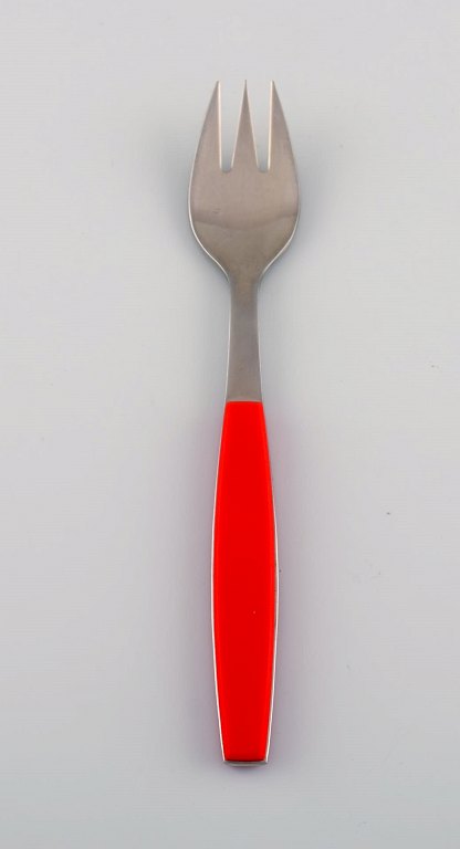 Henning Koppel for Georg Jensen. Strata lunch fork in stainless steel and red 
plastic. Three pieces in stock.
