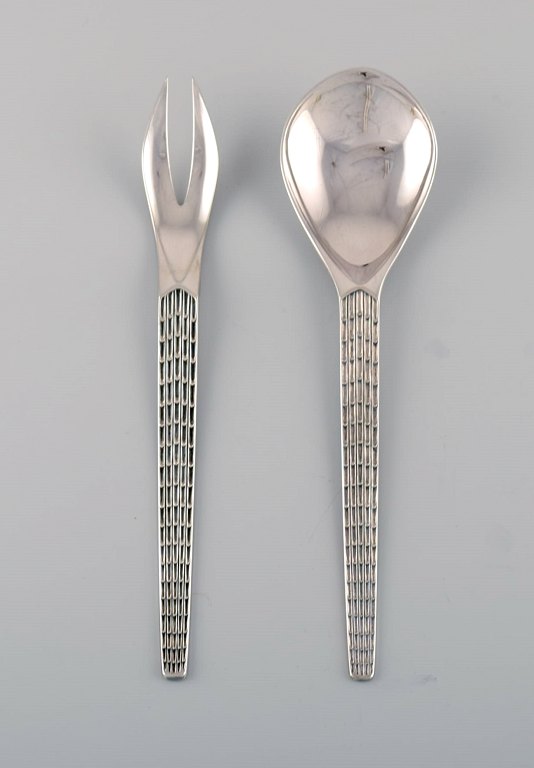 John Gulbrandsrød for Nils Hansen / Oslo Sølvvareverksted. Modernist Polar salad 
set in silver (830). Mid-20th century.
