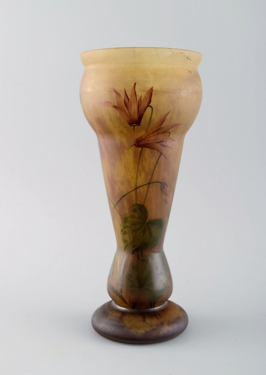 Daum Freres, Verrerie de la belle etoile, Croismare, Lysiés. Fuchsia vase in 
mouth blown art glass with flowers. Dated 1925-30.
