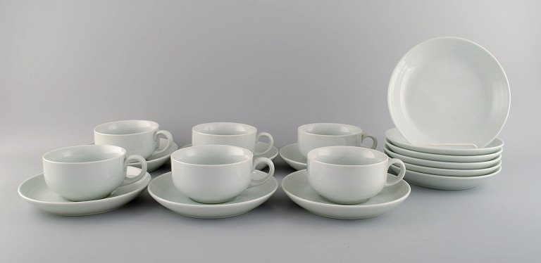 Modernist Bing and Grøndahl tea service for six people. 1960