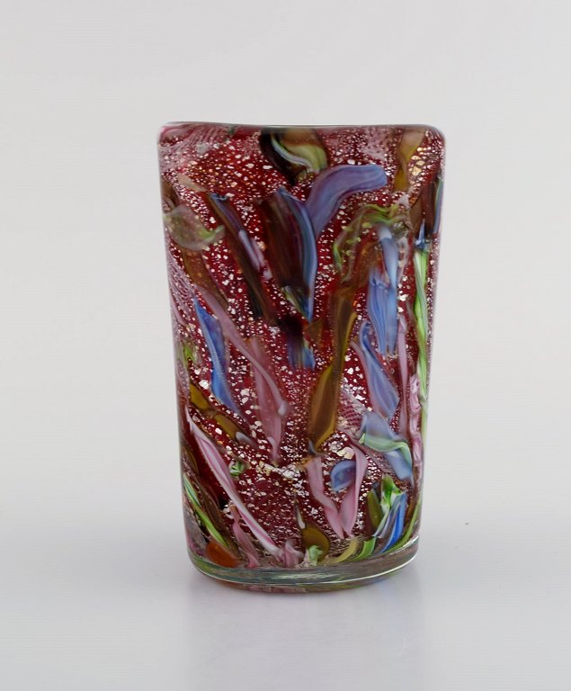 Murano vase in polychrome mouth-blown art glass. Italian design, 1960 / 70s.
