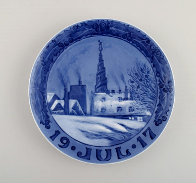 Royal Copenhagen christmas plate from 1917.
