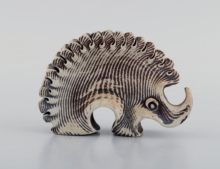 Boris Stojkov (1925-1982) for Gustavsberg. Modernist fantasy creature in glazed 
ceramics. Swedish design, 1960s.
