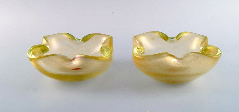 Two Murano bowls in mouth blown art glass. Italian design, 1960s.
