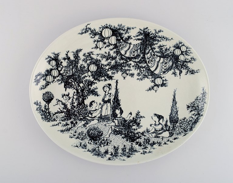 Bjørn Wiinblad for Nymølle. Oval serving dish in glazed faience.
A Midsummer Night