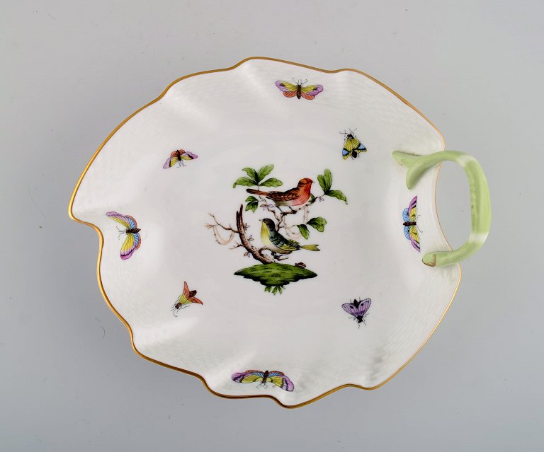 Leaf-shaped Herend Rothschild Bird porcelain dish with hand-painted birds, 
butterflies and gold decoration. Mid-20th century.
