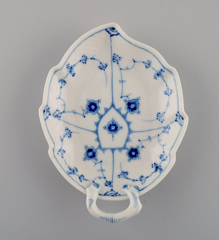 Bing & Grøndahl blue fluted leaf-shaped bowl. Model number 356. Mid 20th 
century.
