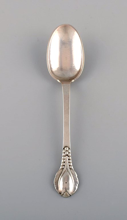 Antik Evald Nielsen Nummer 3 dessertske i tretårnet sølv (830). Dateret 1927.
