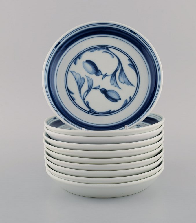 10 Bing & Grøndahl Corinth plates. Model number 306. 1960s.
