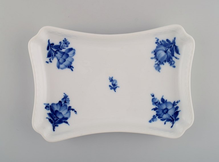 Royal Copenhagen Blue Flower Braided tray. Model number 10/8181. Dated 1945.

