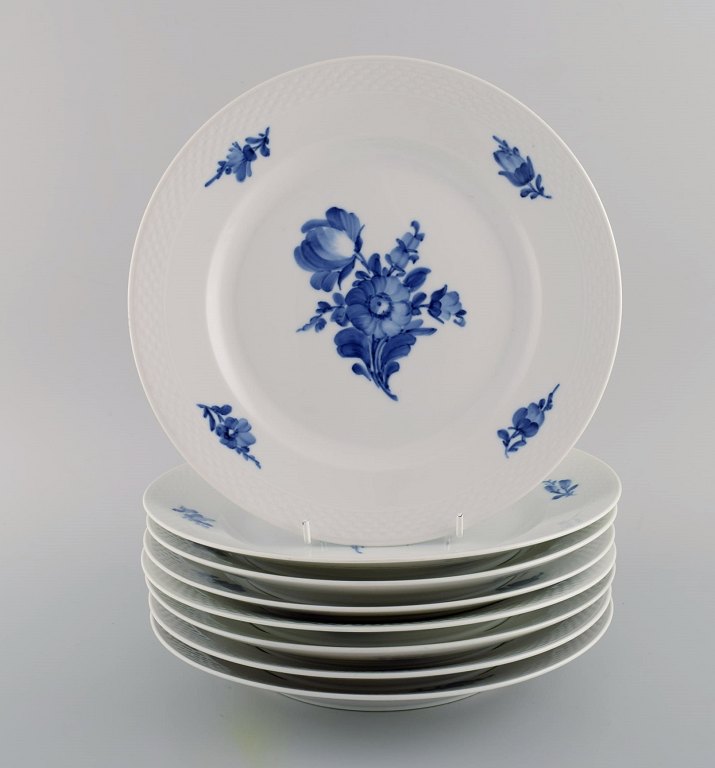 Eight Royal Copenhagen Blue Flower Braided dinner plates. Model number 10/8097. 
Mid-20th century.
