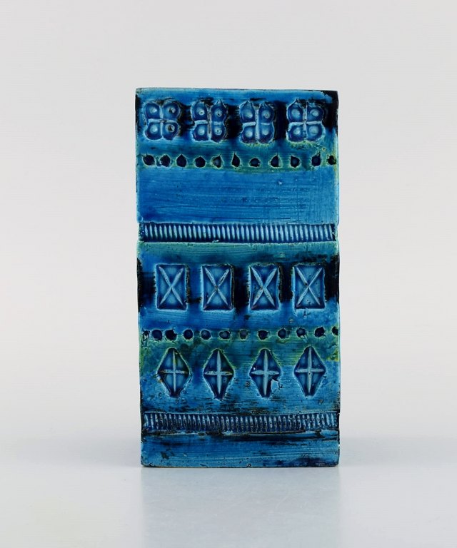 Aldo Londi for Bitossi. Vase in Rimini-blue glazed ceramics with geometric 
patterns. 1960s.
