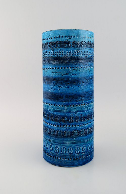 Aldo Londi for Bitossi. Large cylindrical vase in Rimini-blue glazed ceramics 
with geometric patterns. 1960s.
