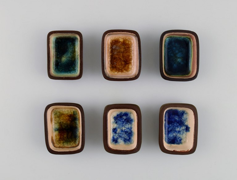 Knut Paul. Six small bowls in glazed stoneware. Beautiful polychrome glaze. 
Mid-20th century.
