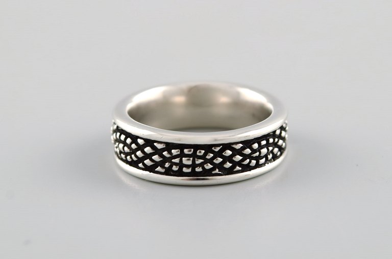 Lene Munthe for Georg Jensen. Ring in sterling silver. Model 426. Late 20th 
Century.
