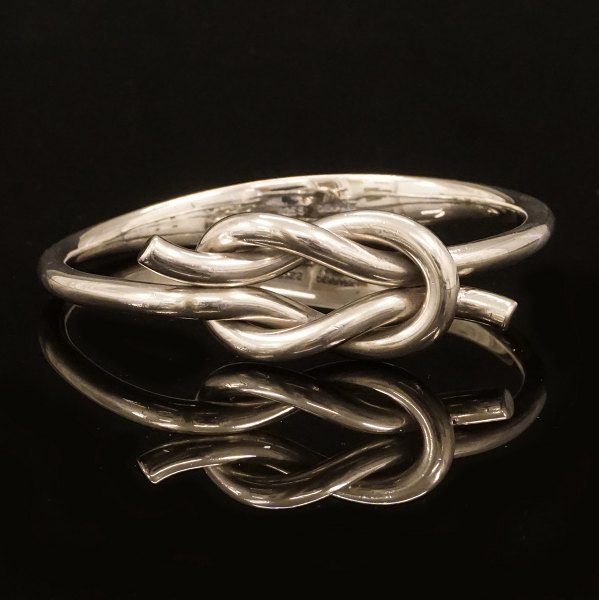 Hans Hansen Denmark sterlingsilber bangle. Size inside: 55x63cm