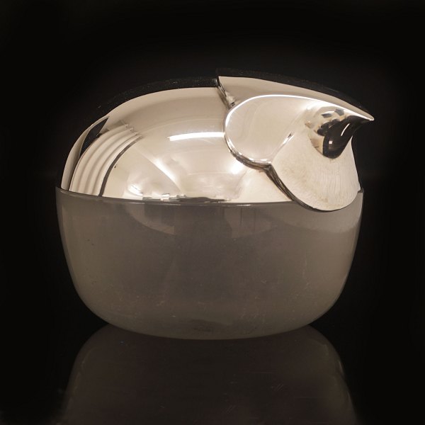 Allan Scharff for Georg Jensen glass and sterlingsilver bonbonniere. Designed 
1994. Georg Jensen #1336. H: 8cm