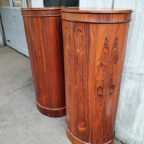 Oval  rosewood barcabinets designed by Johannes Sorth for "bornholm furniture" . 
Very nice condition.