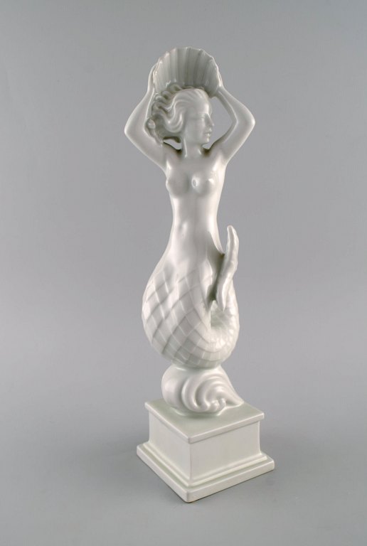 Harald Salomon (1900-1990) for Rörstrand. Art deco blanc de chine figur 
forestillende havfrue. 1930