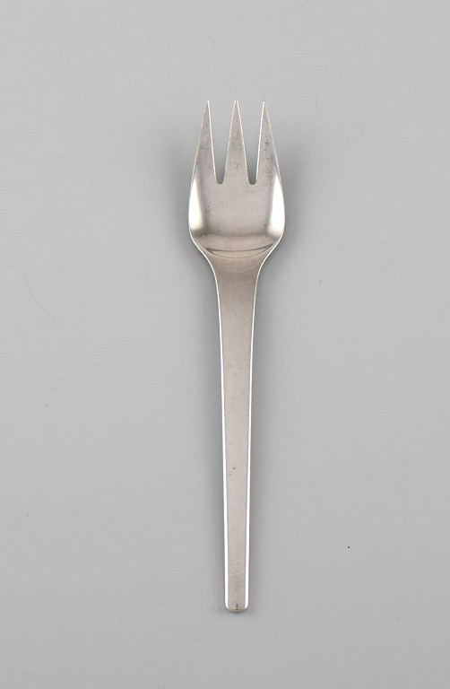 Georg Jensen Caravel fish fork in sterling silver. 8 pcs in stock.
