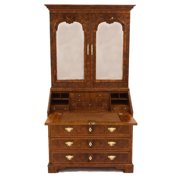 Mid 18th century George II walnut bureau with mirror doors. England circa 1750. 
H: 229cm. W: 121cm. D: 96cm