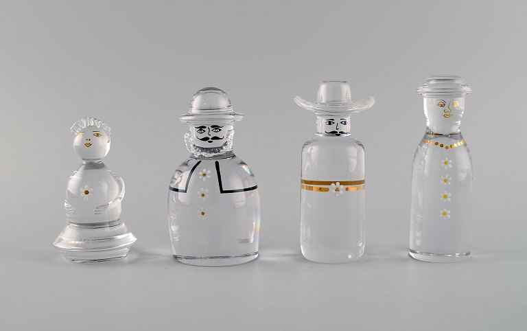 Kosta Boda, Sweden. Four art glass figures with engraved and hand-painted 
decoration. "The family". 1970s.
