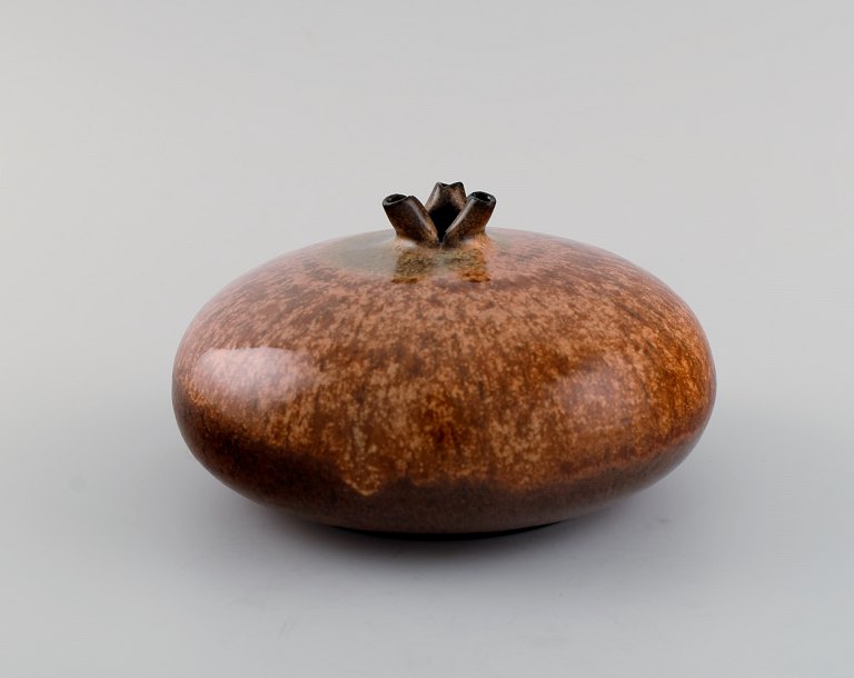 Körting Ceramics. Round unique vase in glazed stoneware. Beautiful glaze in 
reddish brown shades. Germany, mid-20th century.
