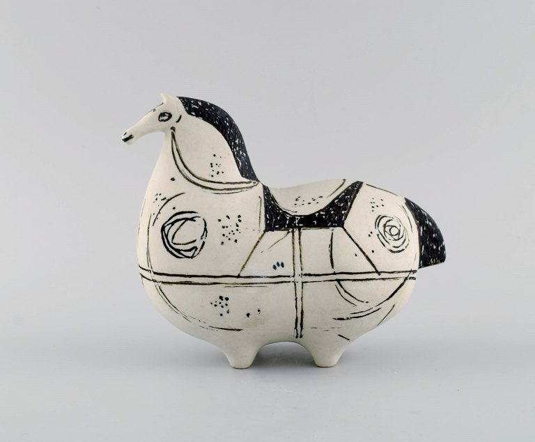 Stig Lindberg for Gustavsberg Studiohand. Rare horse in hand-painted and glazed 
ceramics. Mid-20th century.
