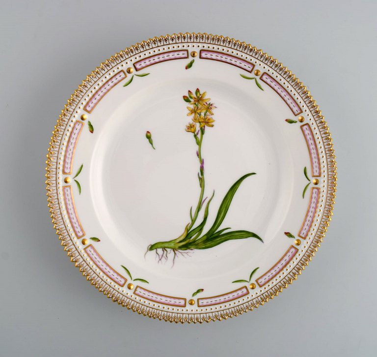 Royal Copenhagen Flora Danica lunch plate in hand-painted porcelain with flowers 
and gold decoration. Model number 20/3550.
