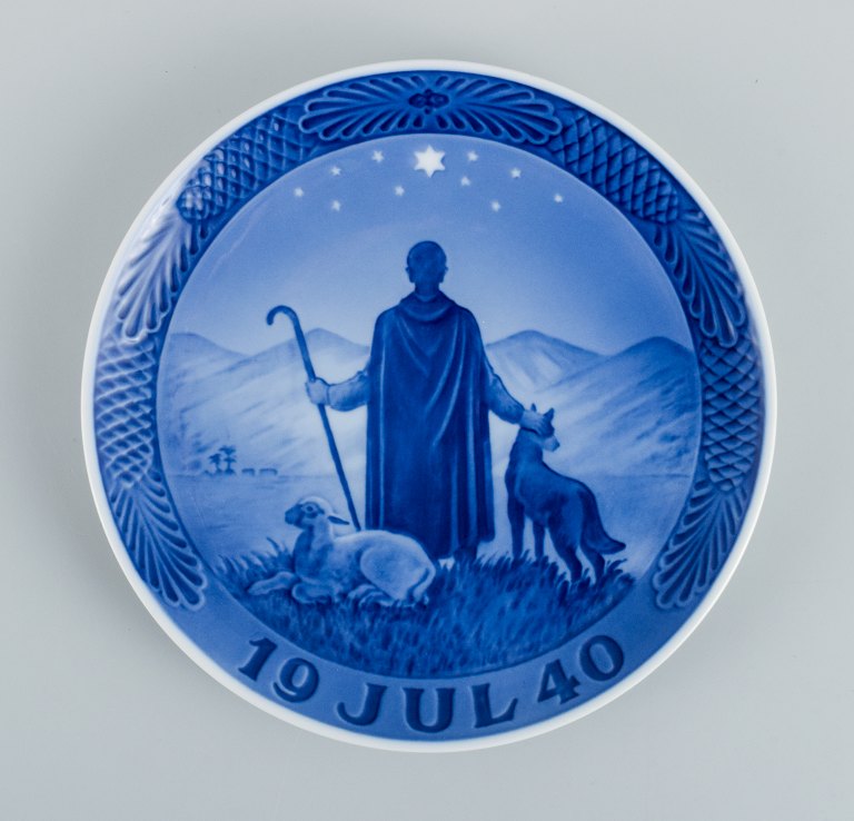 Royal Copenhagen Christmas plate from 1940.
