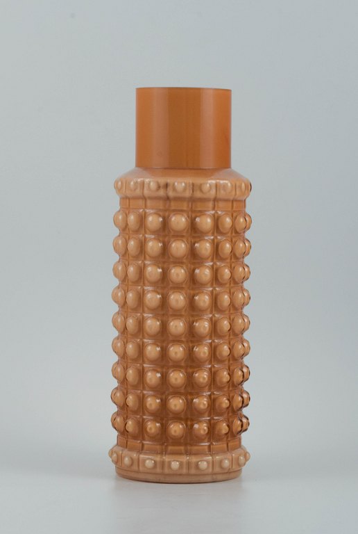 Helena Tynell, Finnish glass artist. Large modernist glass vase in ochre-yellow 
art glass.