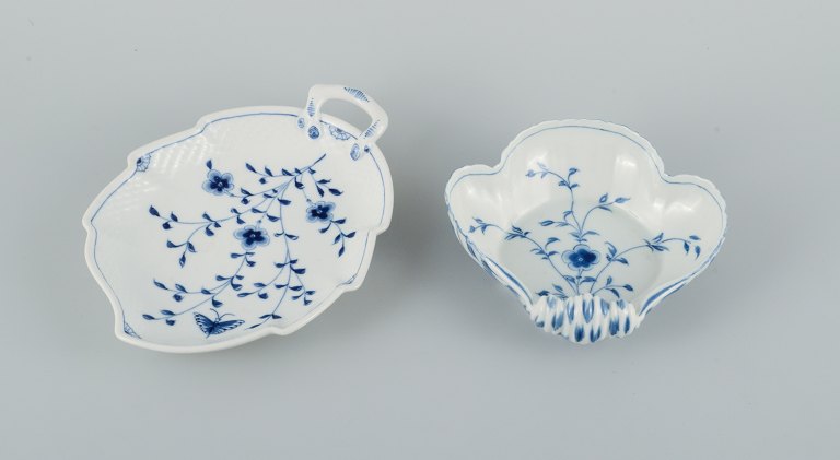 Bing og Grøndahl. Kipling and Butterfly.
A clam-shaped bowl and a leaf-shaped dish.