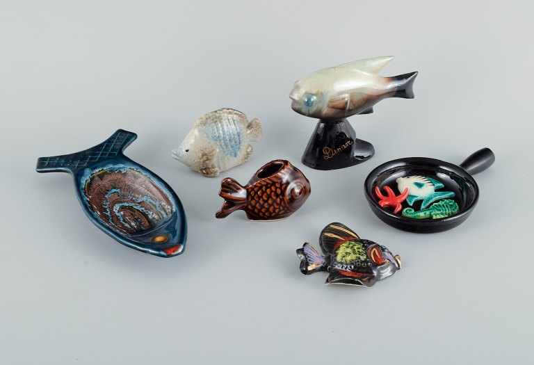 A collection of French ceramic fish.
Figures, dish and small pan.
France 1960/70s.