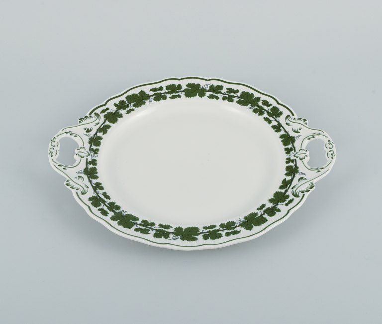 Meissen. Green Ivy Vine Leaf. Round dish with handle in hand-painted porcelain.