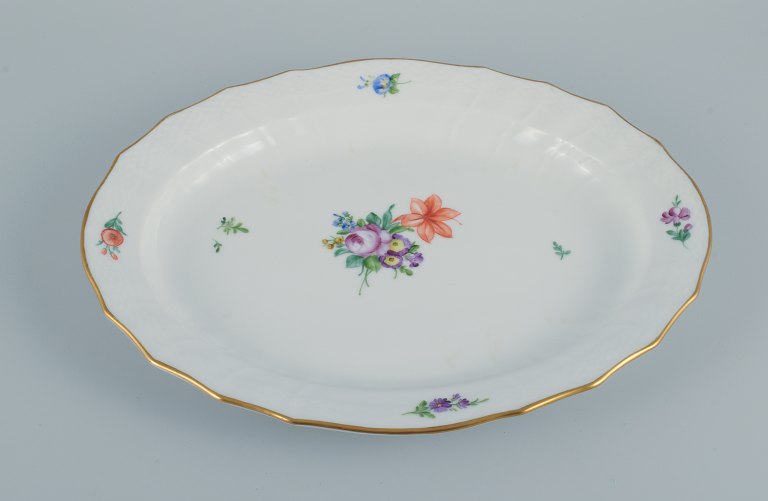 Royal Copenhagen Light Saxon Flower, oval serving dish.