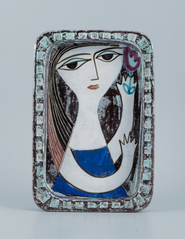Mari Simmulson for Upsala-Ekeby. Dish in glazed stoneware with portrait of woman.