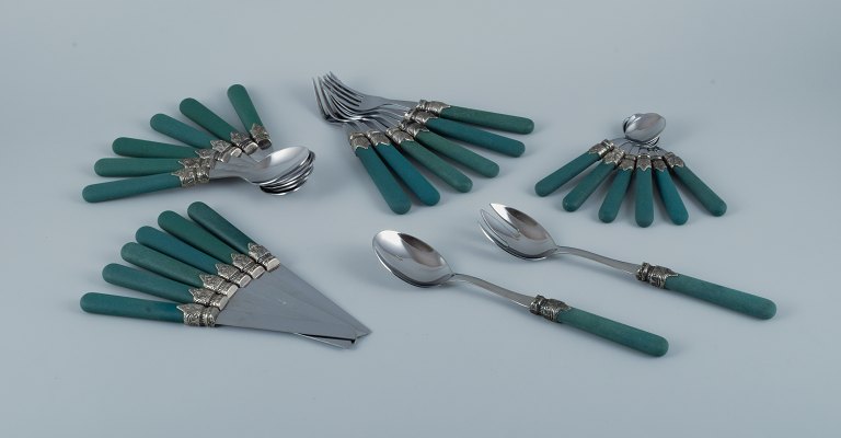 Albert, Italy.
Dinner cutlery consisting of 26 pieces.