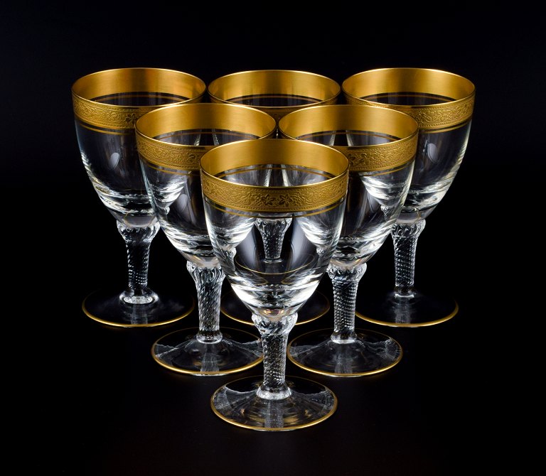 Rimpler Kristall, Zwiesel, Germany, six hand blown crystal red wine glasses with gold rim decorated with grapes and vine leaves.