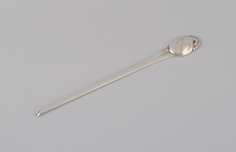 Evald Nielsen, sjælden skønvirke hummergaffel i sølv.
Modelnummer 10.