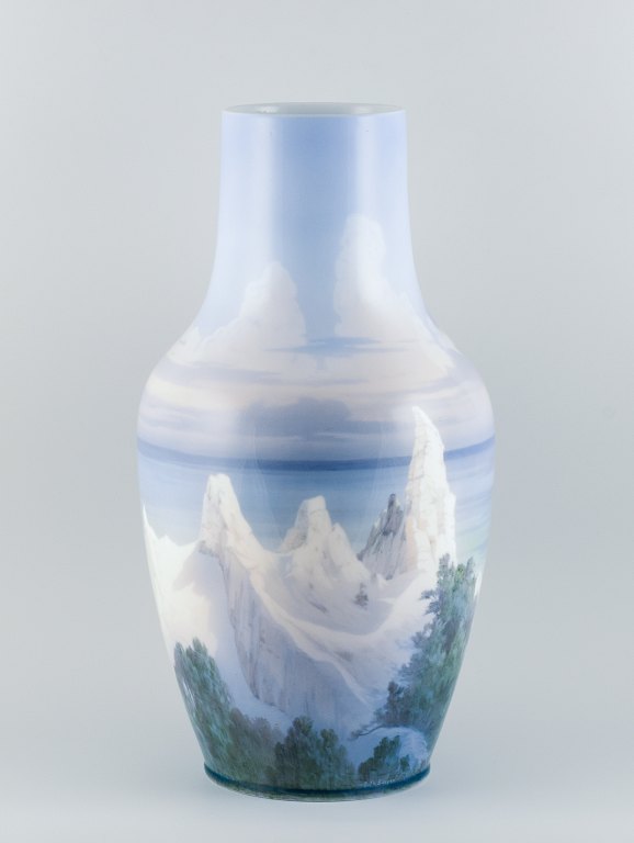 Arthur Boesen for Royal Copenhagen, colossal unique porcelain vase.
Hand painted with motif from Møns Klint.