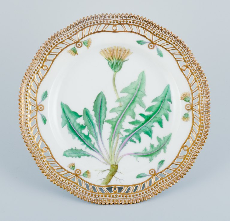 Royal Copenhagen, Flora Danica, gennembrudt frokosttallerken.