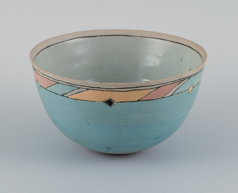Ane-Katrine von Bülow, Danish contemporary ceramicist.
Unique bowl in turquoise with geometric fields.