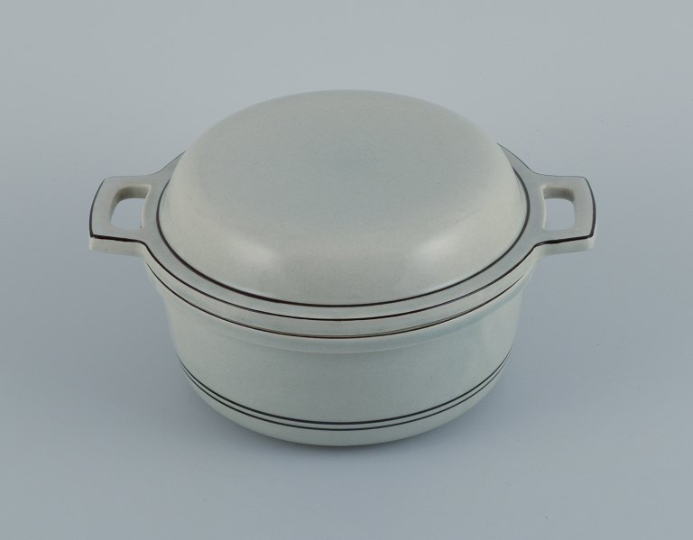 Jens Harald Quistgaard for Bing & Grøndahl, Colombia lidded tureen.