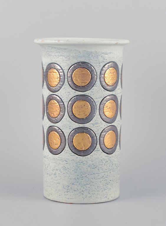Aldo Londi for Bitossi, Italy, large "Ikano" ceramic vase in retro style. Gray 
glaze with circle design decorated in silver and gold.